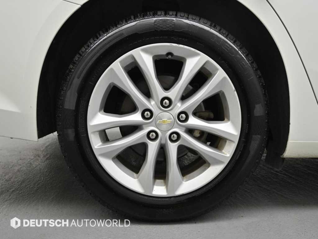 Chevrolet Malibu - Vista 5