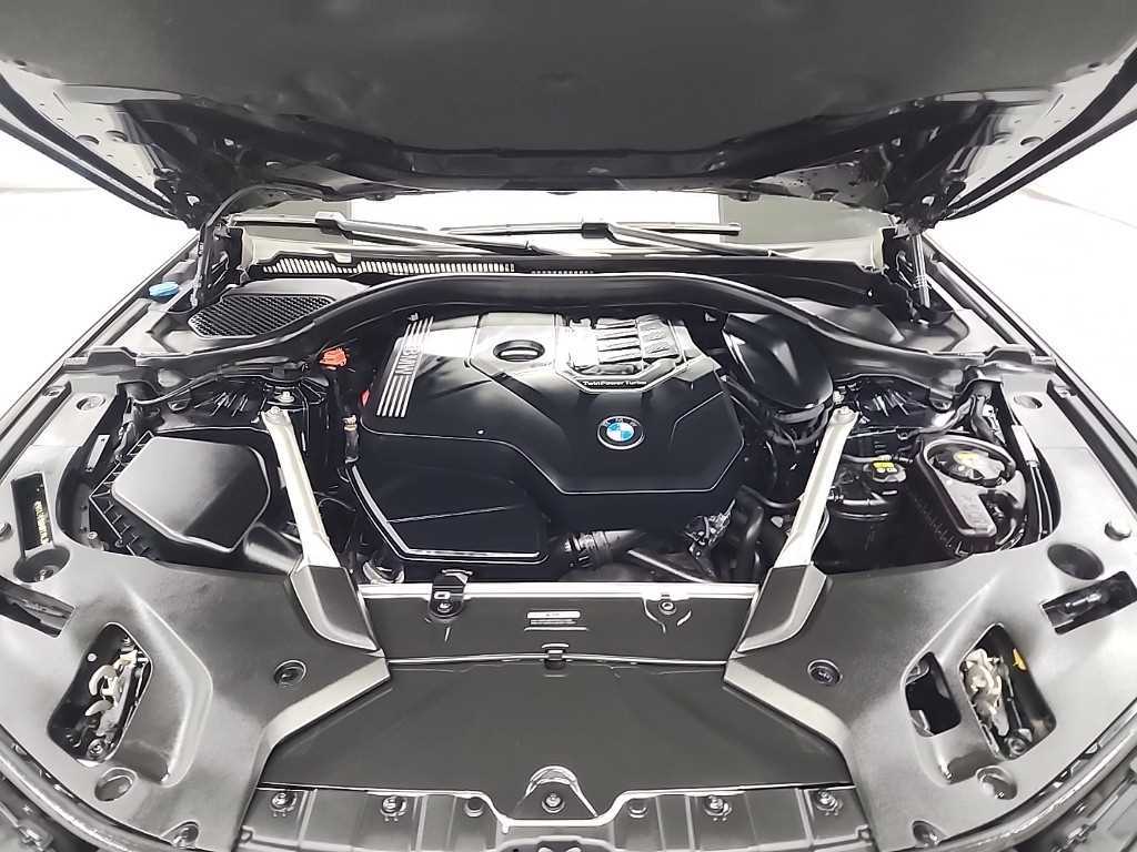 BMW 5 Series - Vista 5