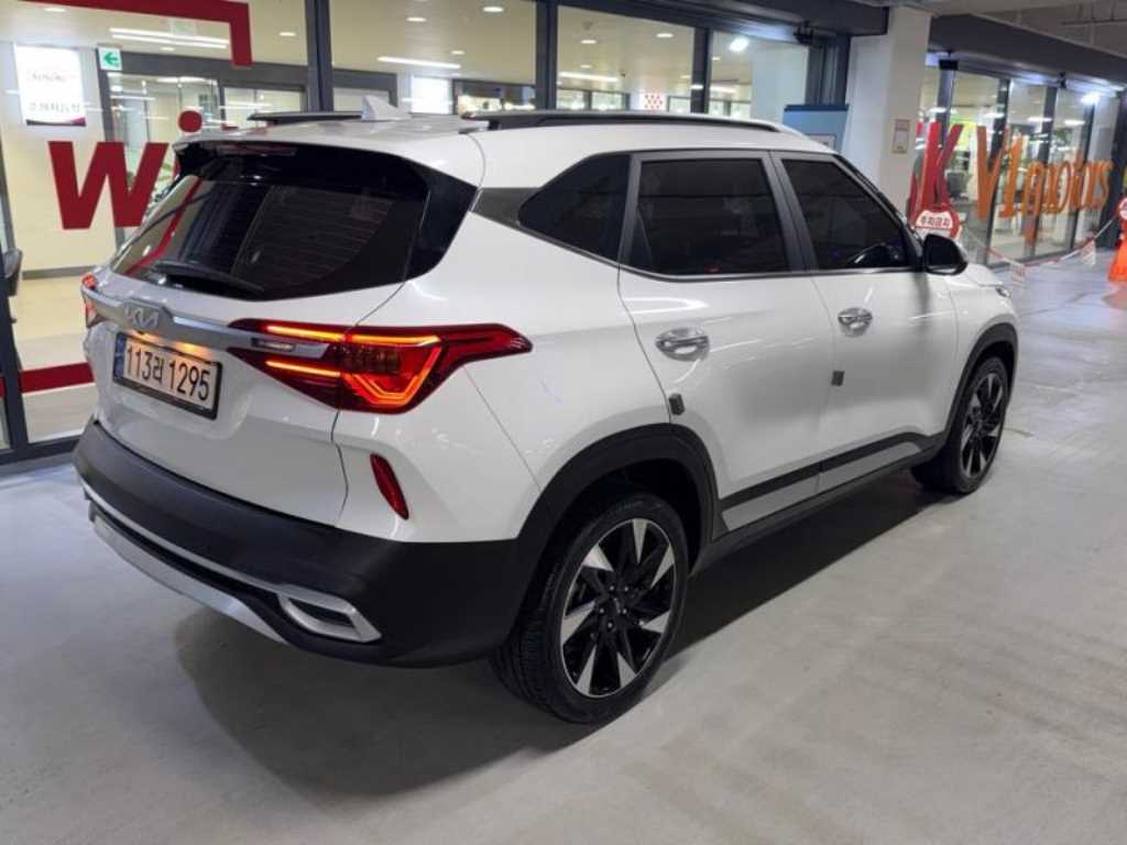 KIA Seltos - Vista 4
