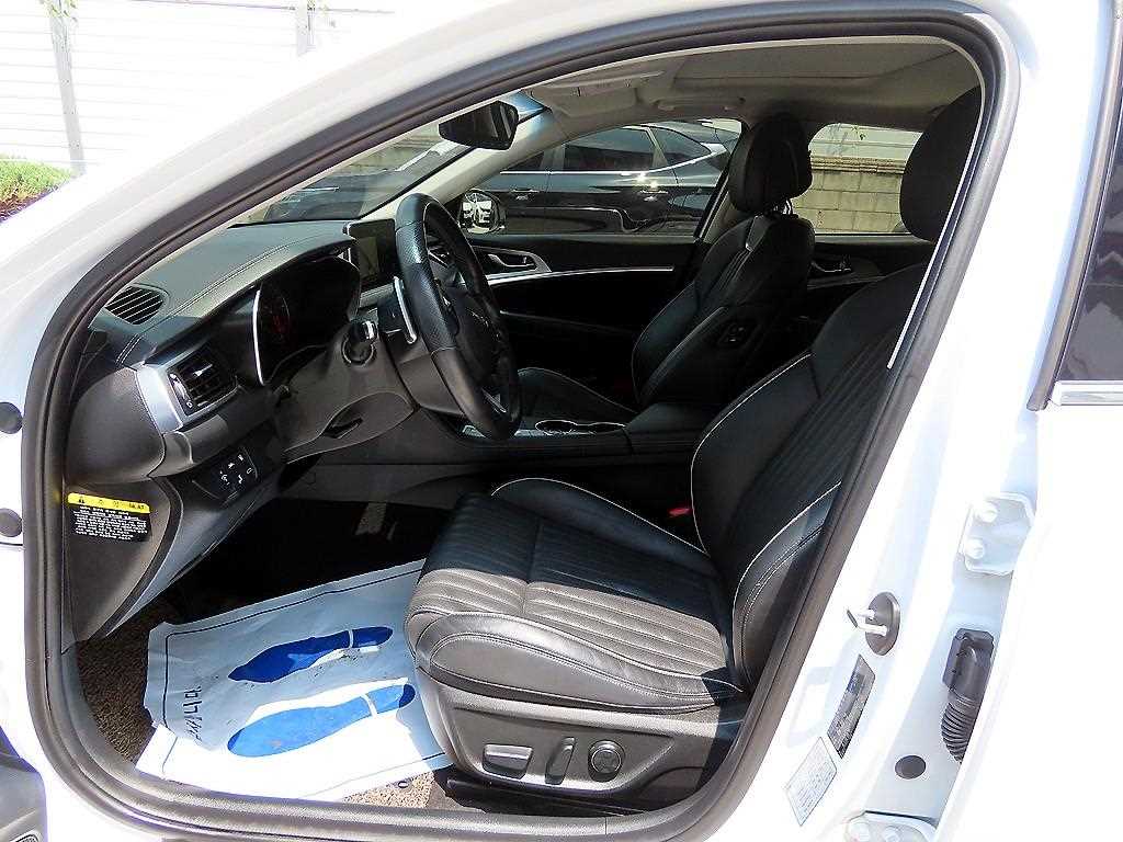 Genesis G70 - Vista 5