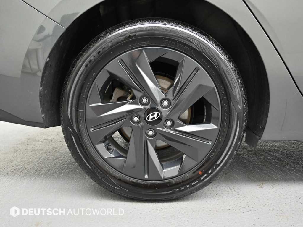 HYUNDAI Avante - Vista 5