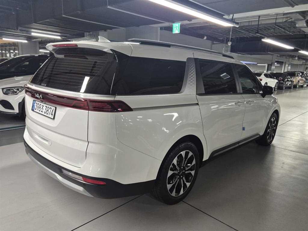 KIA Carnival - Vista 4