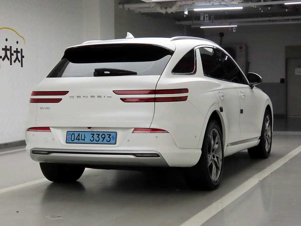 Genesis GV70 - Vista 4