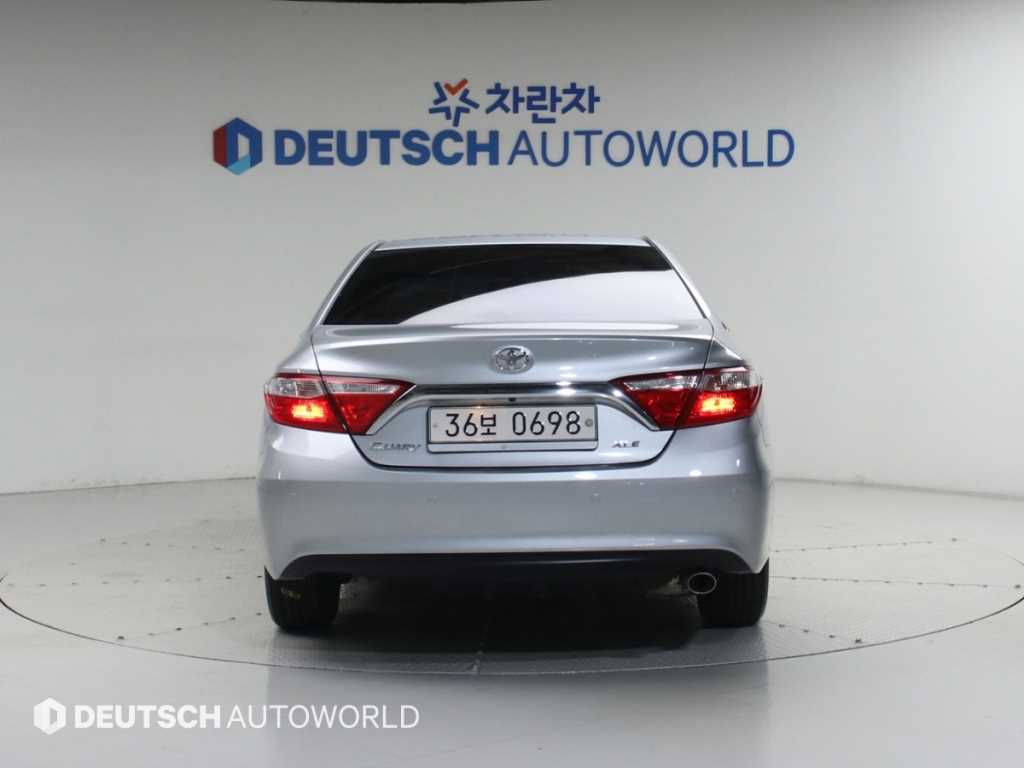 Toyota Camry - Vista 4