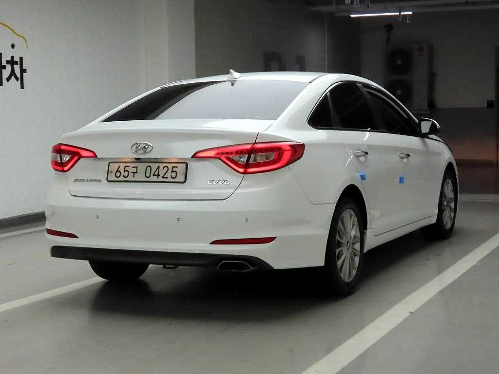 HYUNDAI Sonata - Vista 4