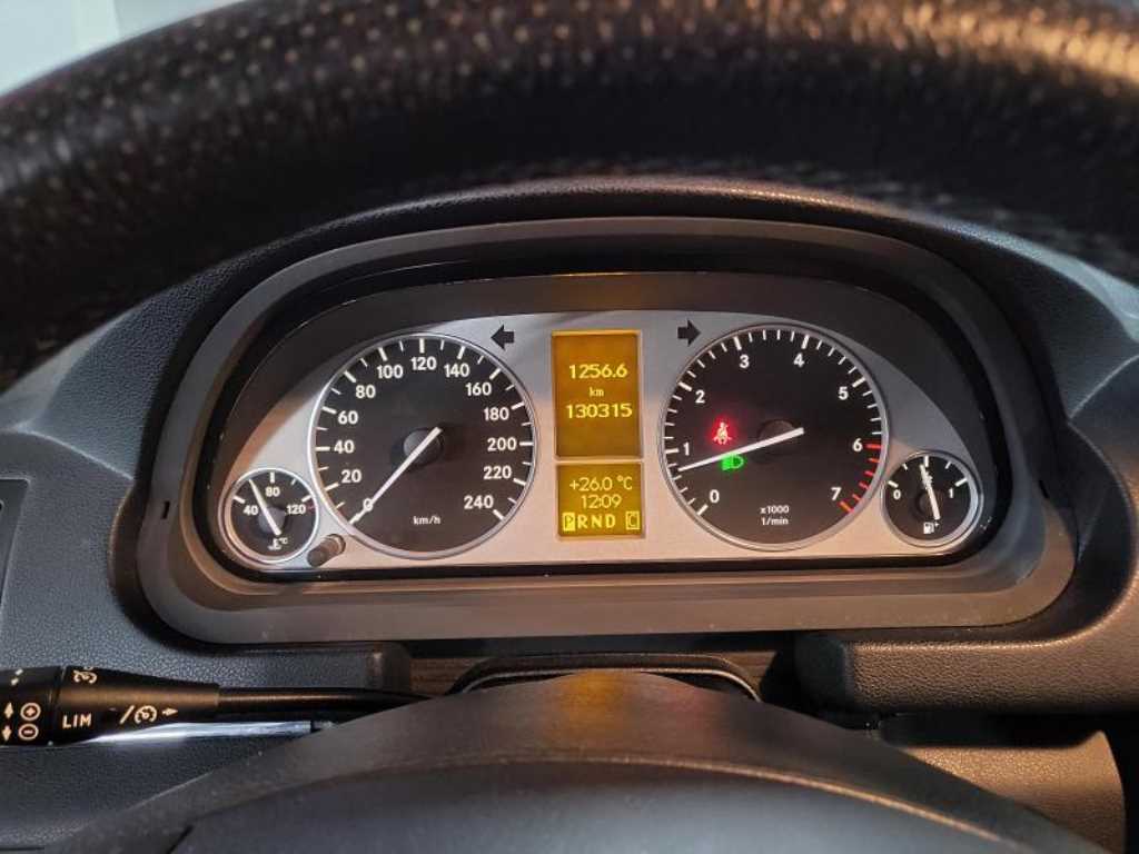 Mercedes Benz B Class (MY B) - Vista 4
