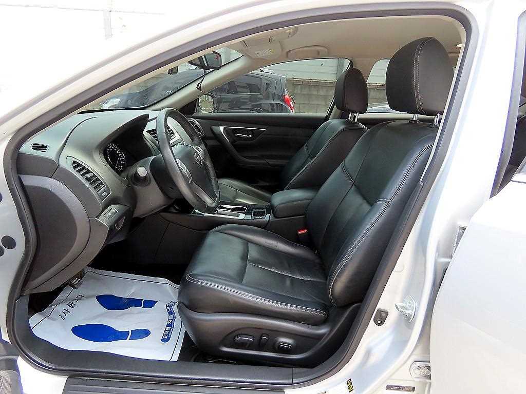 Nissan Altima - Vista 5