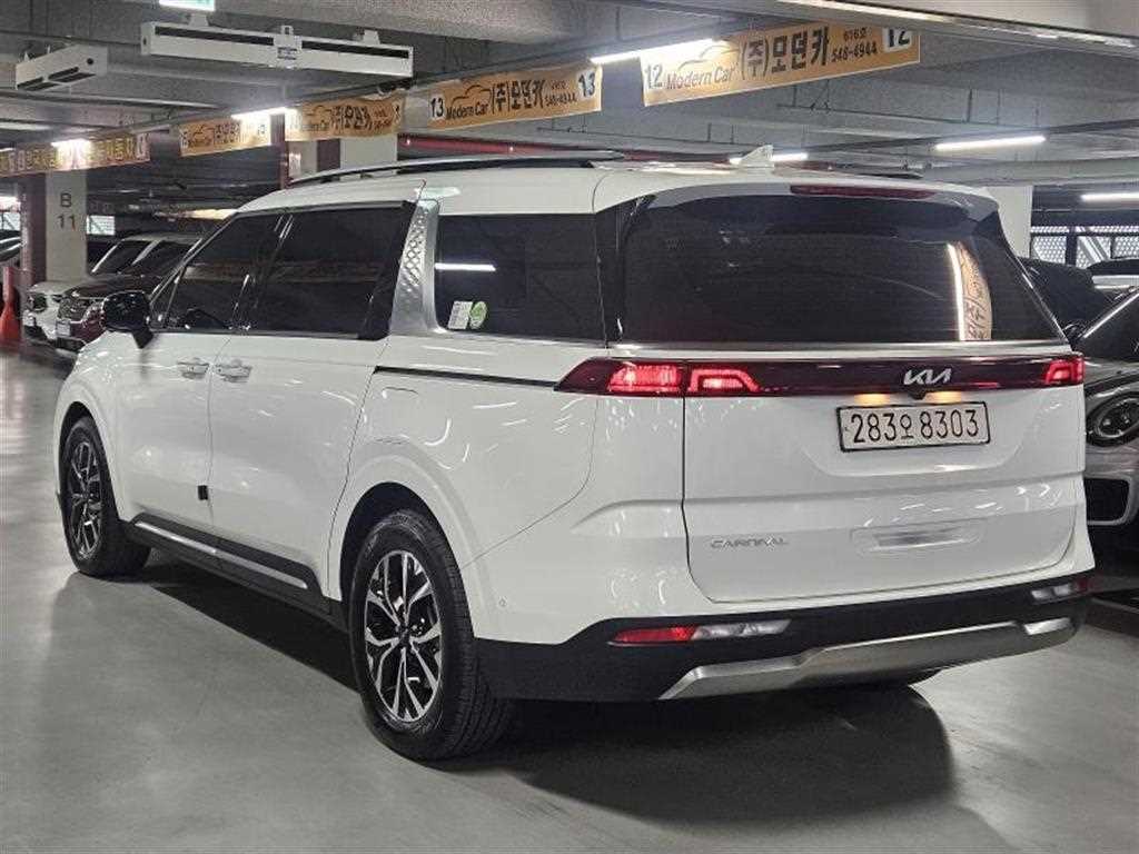 KIA Carnival - Vista 5