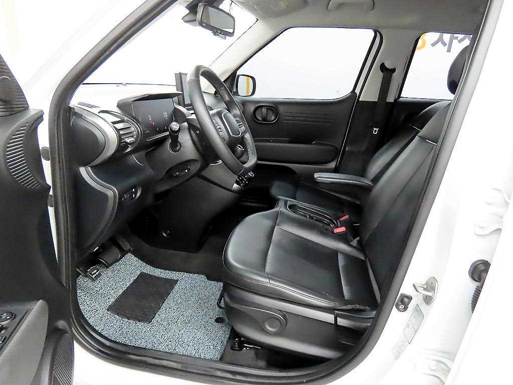 HYUNDAI Casper - Vista 5
