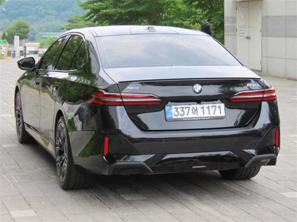 BMW 5 Series - Vista 4