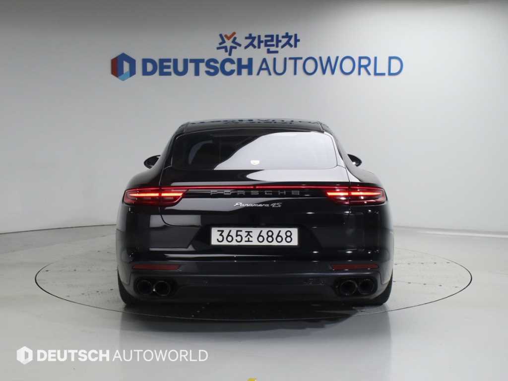 Porsche Panamera - Vista 4