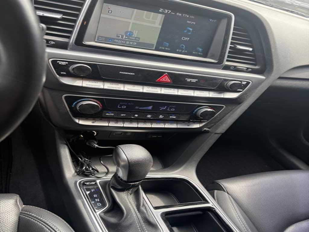 HYUNDAI Sonata - Vista 5