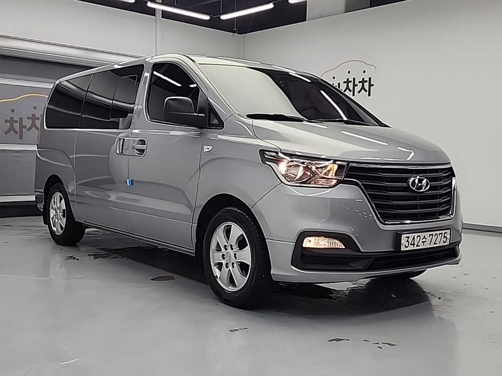 HYUNDAI Starex - Vista 4