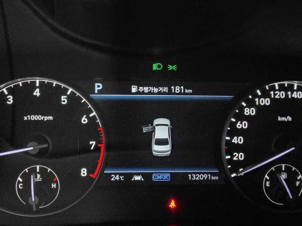 Genesis G90 - Vista 5