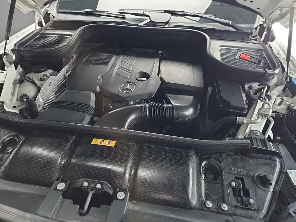 Mercedes Benz GLE Class - Vista 5
