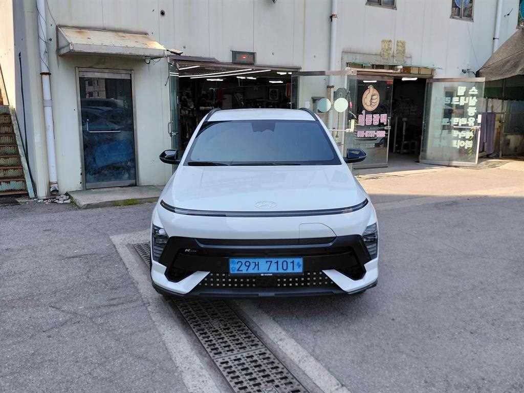 HYUNDAI Kona - Vista 4