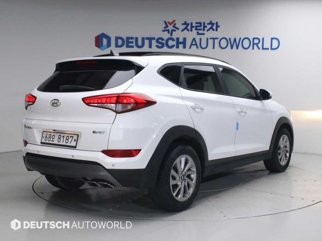 현대 투싼 디젤 2.0 2WD 모던 사진 2/20