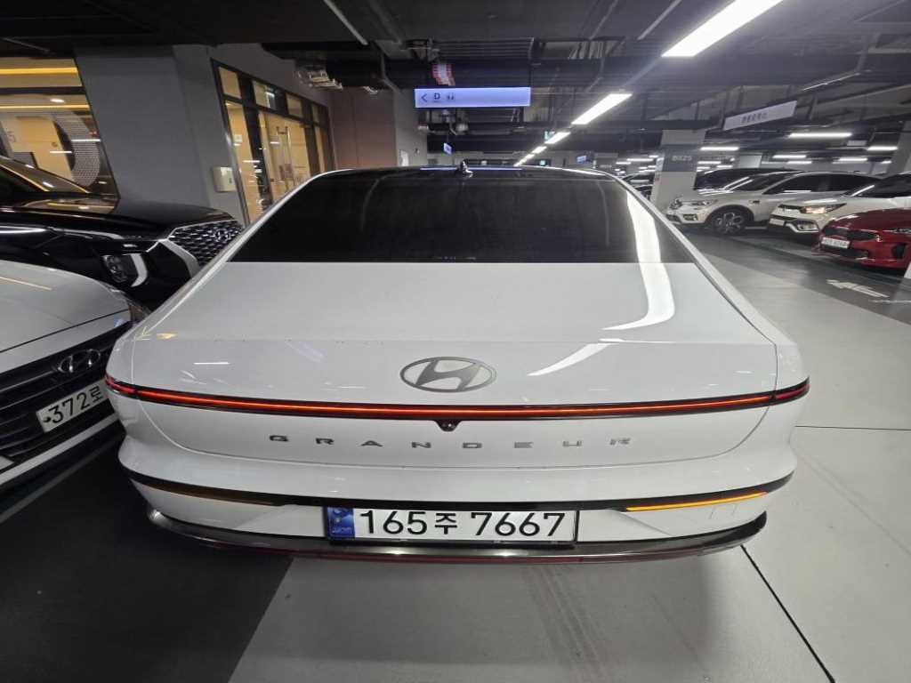 HYUNDAI Grandeur - Vista 4