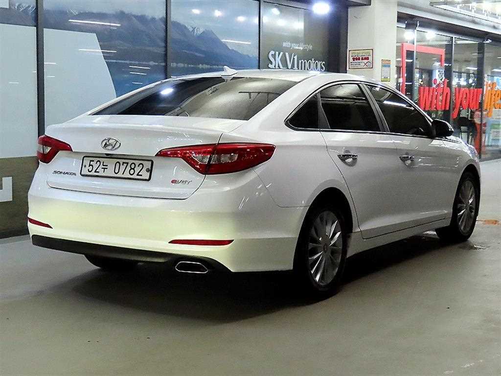 HYUNDAI Sonata - Vista 4