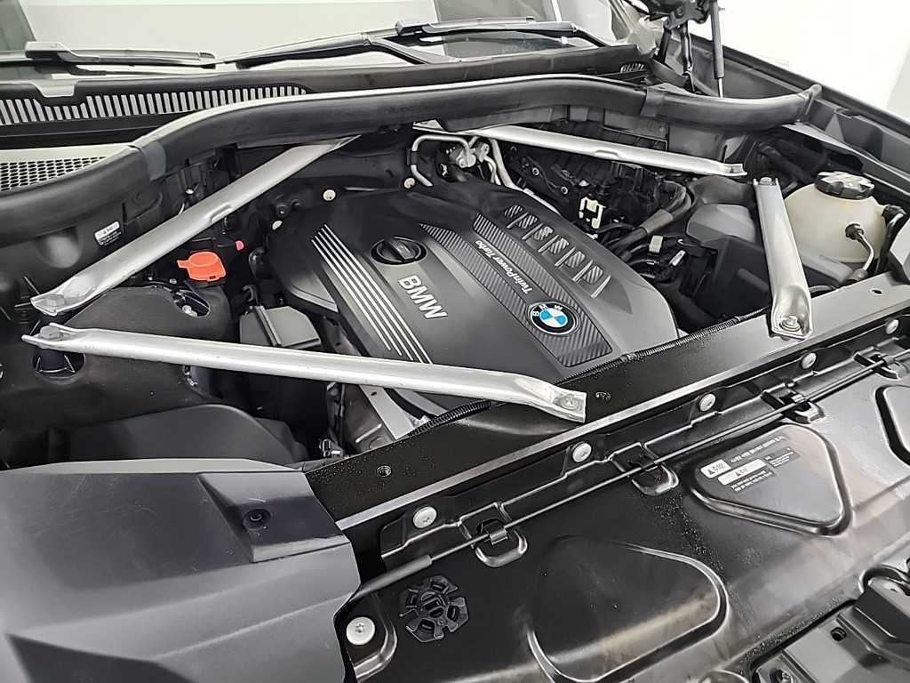 BMW X7 - Vista 5