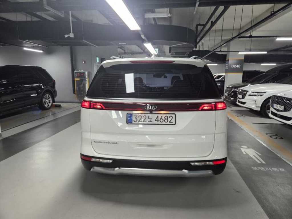 KIA Carnival - Vista 4