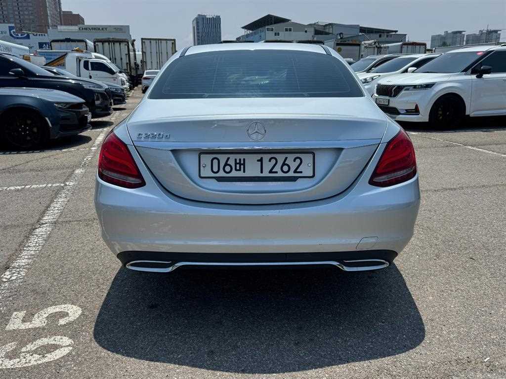 Mercedes Benz C Class - Vista 5