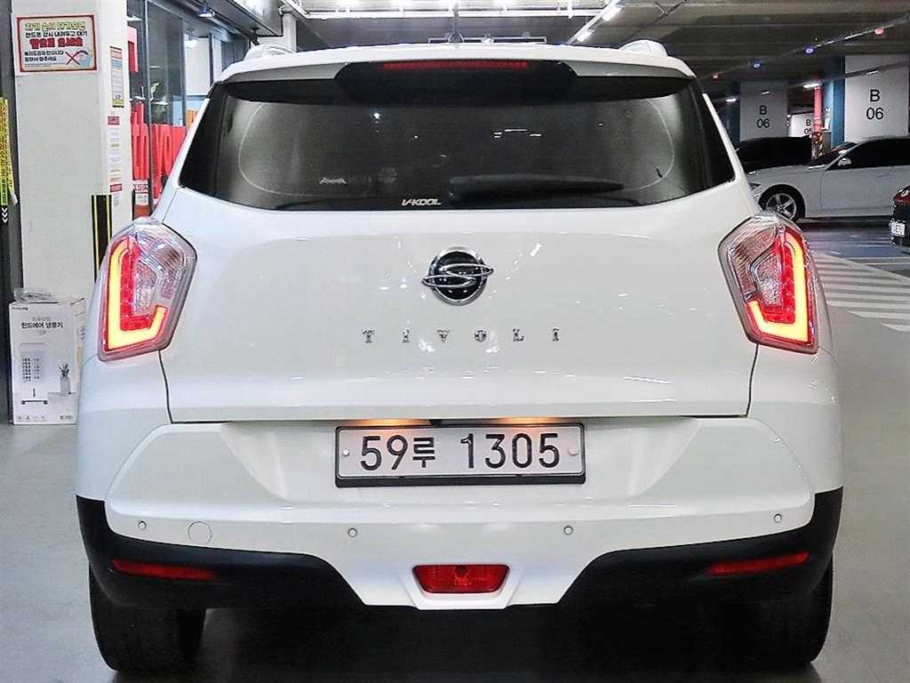 Ssangyong Tivoli - Vista 5