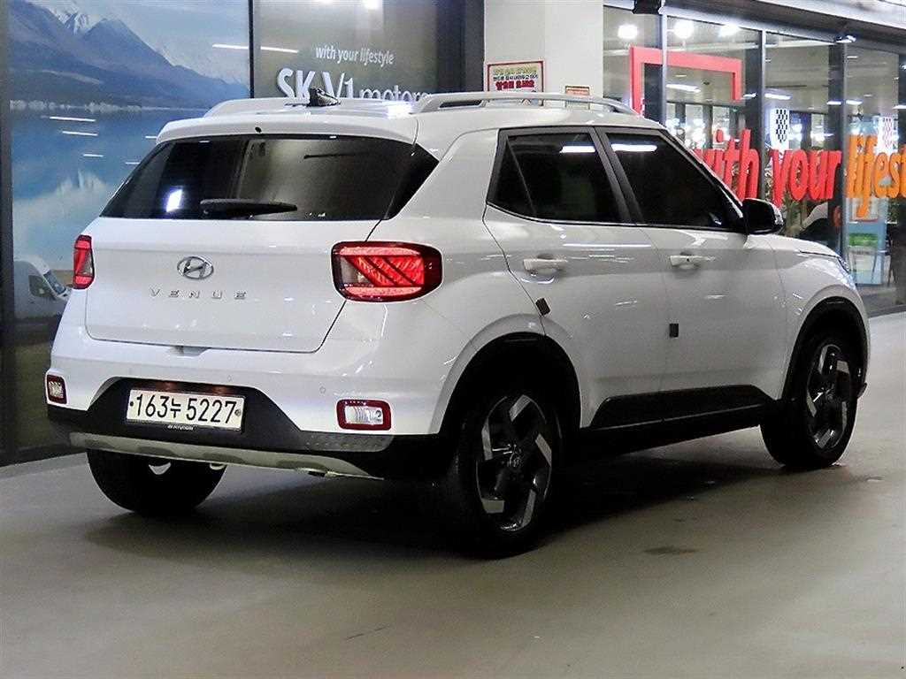 HYUNDAI Venue - Vista 4