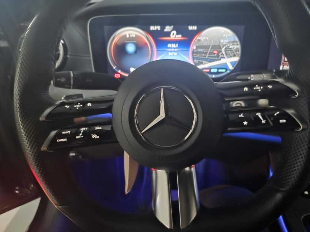 Mercedes Benz E class - Vista 4