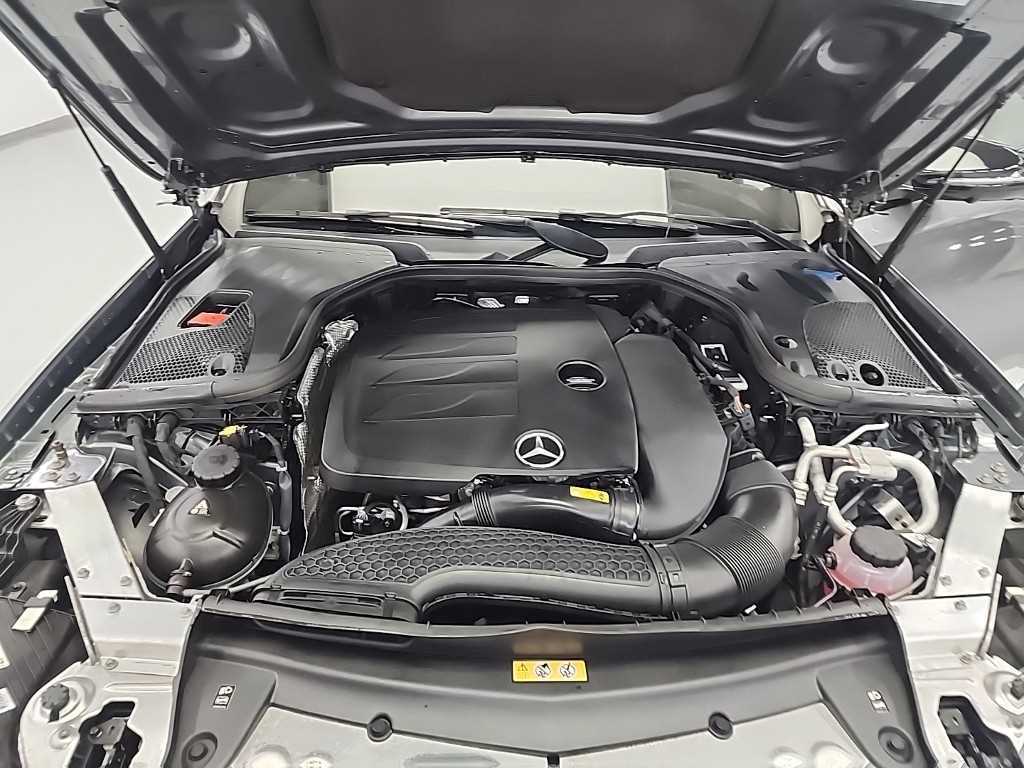 Mercedes Benz E class - Vista 5