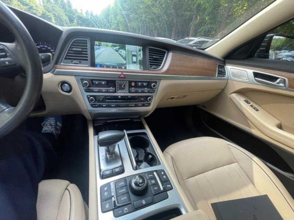 Genesis G80 - Vista 5