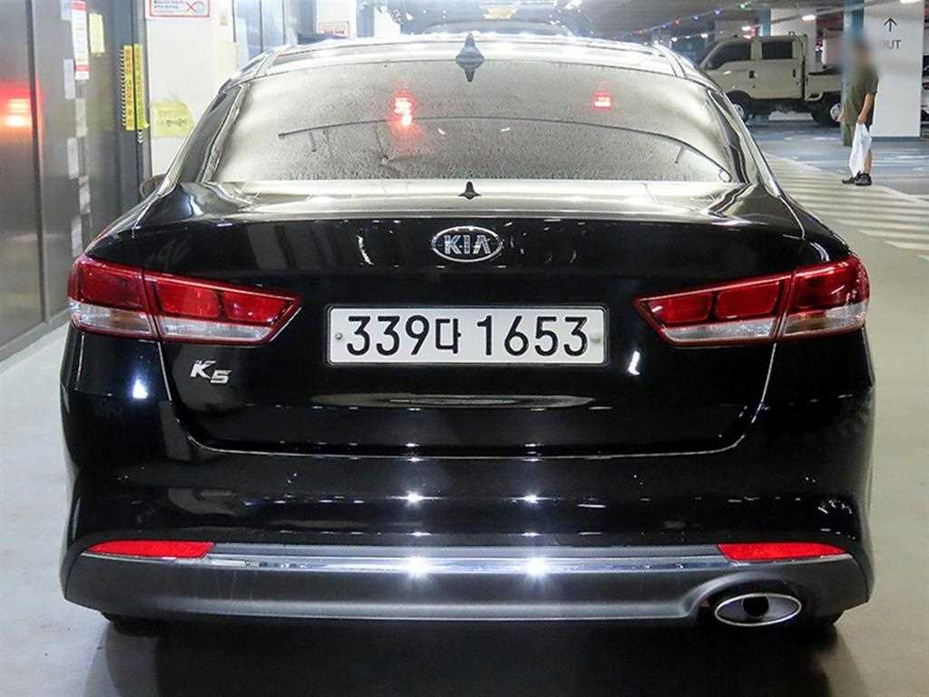 KIA K5 - Vista 5
