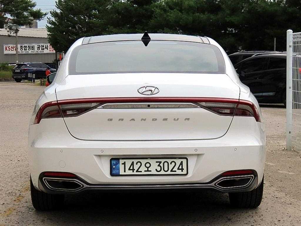 HYUNDAI Grandeur - Vista 5