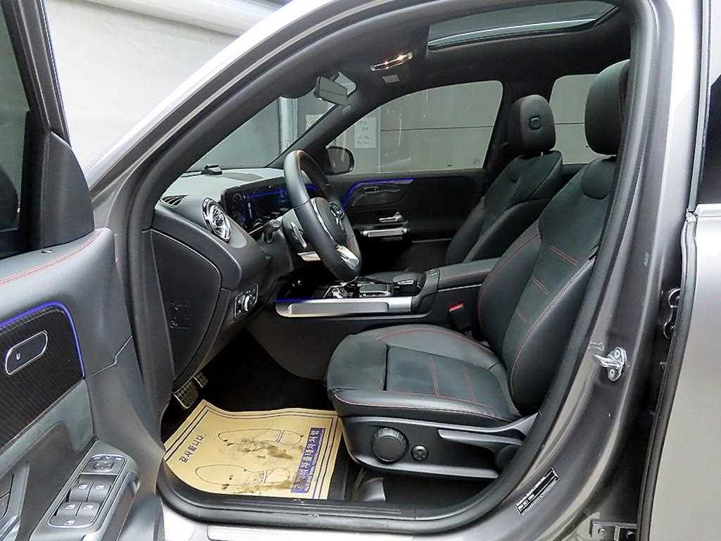 Mercedes Benz GLB Class - Vista 5