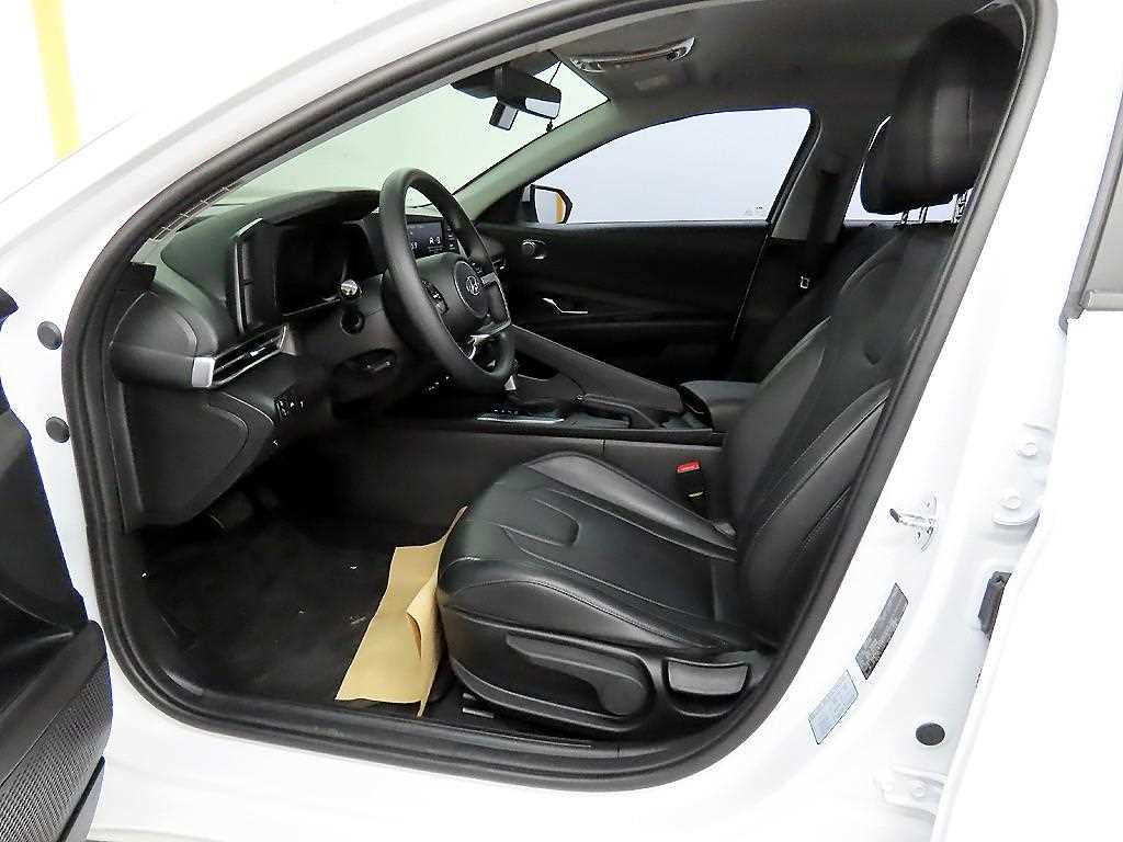 HYUNDAI Avante - Vista 5