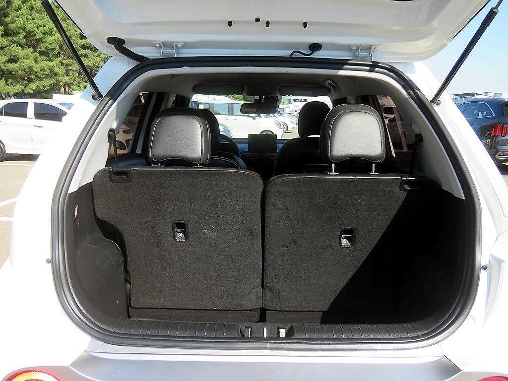 HYUNDAI Casper - Vista 5