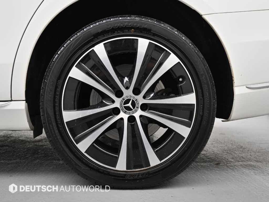 Mercedes Benz E class - Vista 5
