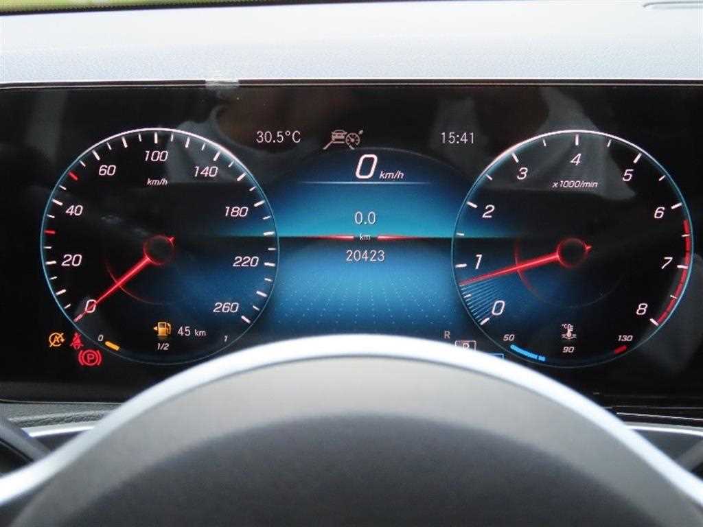 Mercedes Benz GLB Class - Vista 5