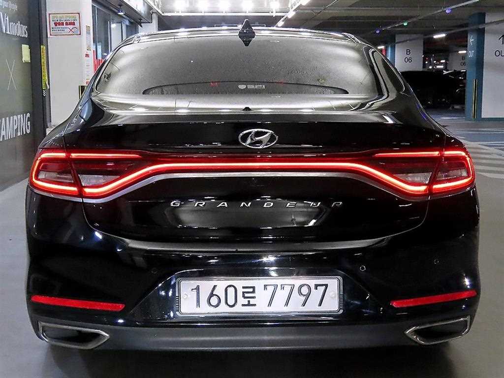 HYUNDAI Grandeur - Vista 5