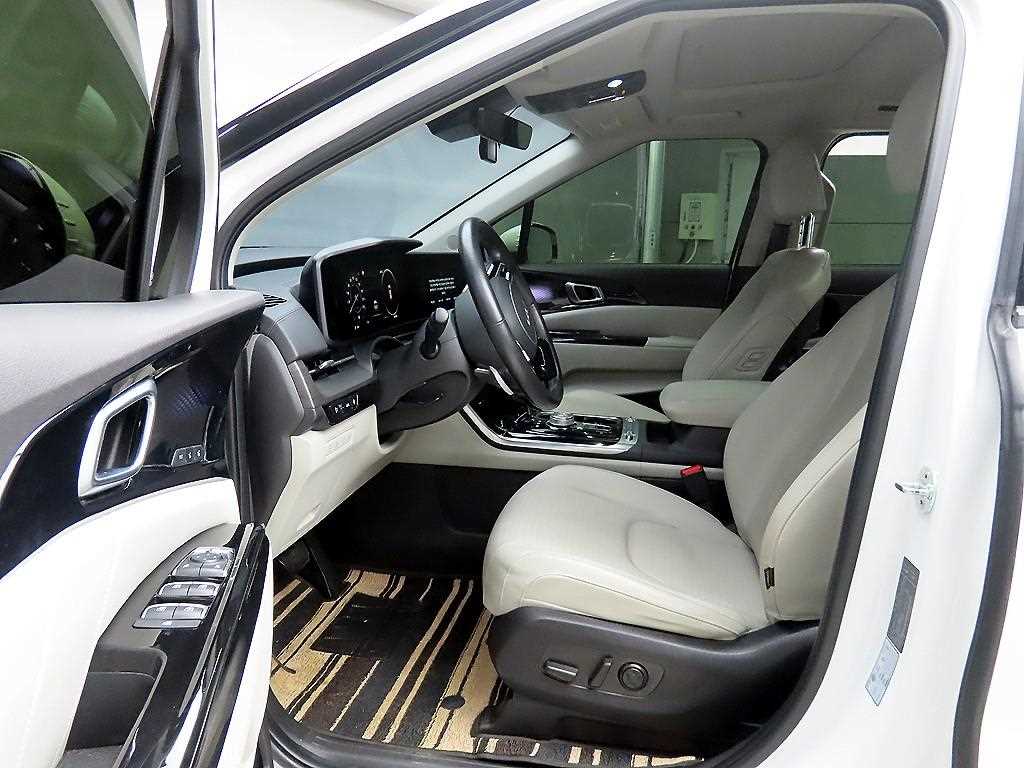 KIA Carnival - Vista 5