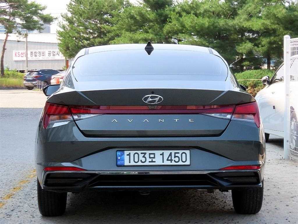 HYUNDAI Avante - Vista 4