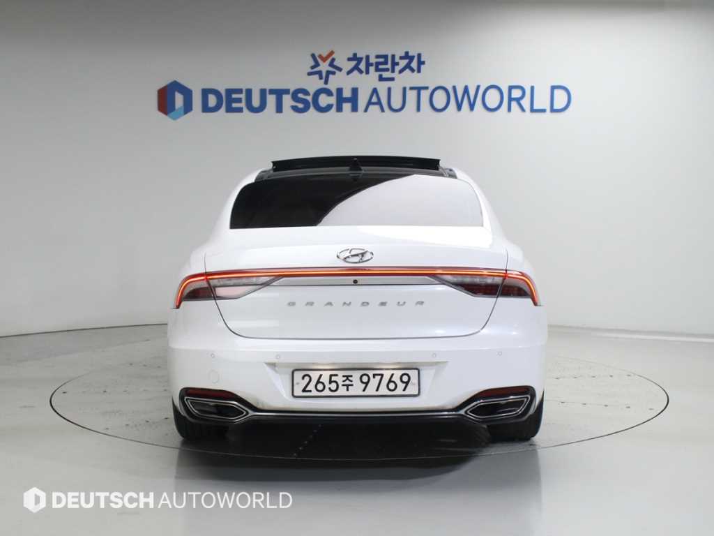 HYUNDAI Grandeur - Vista 5