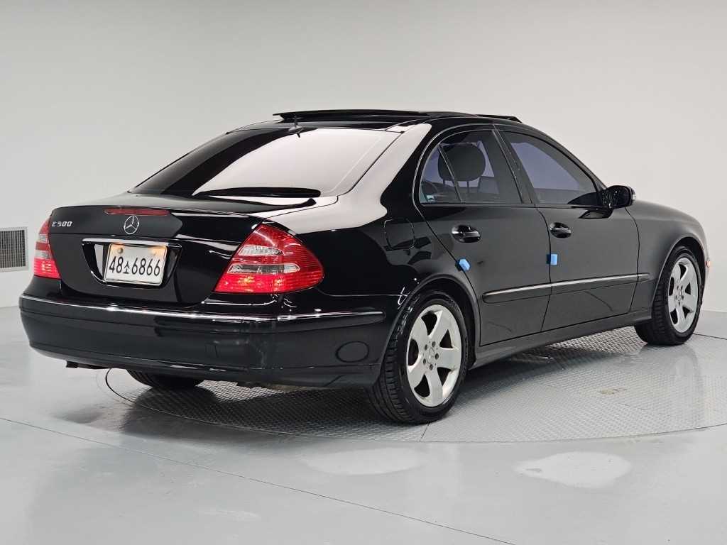 Mercedes Benz E class - Vista 4