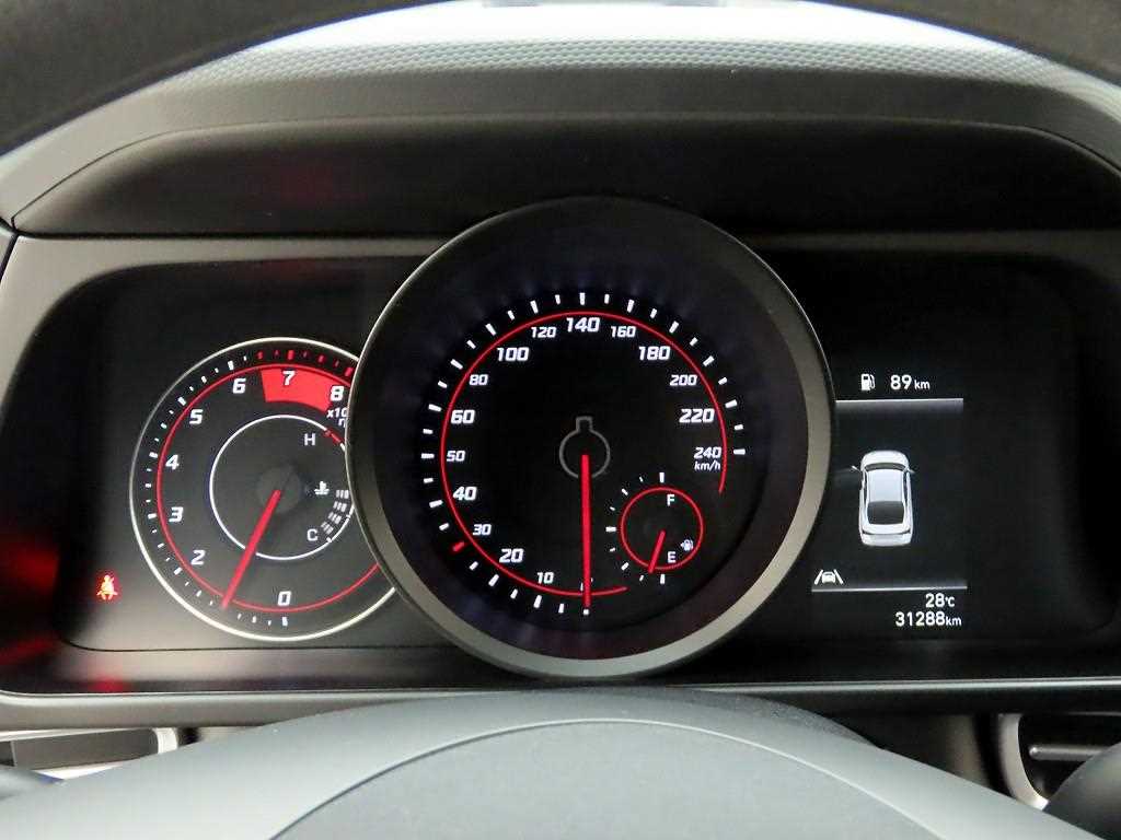 HYUNDAI Avante - Vista 5