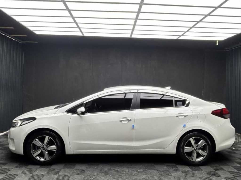 KIA K3 - Vista 4