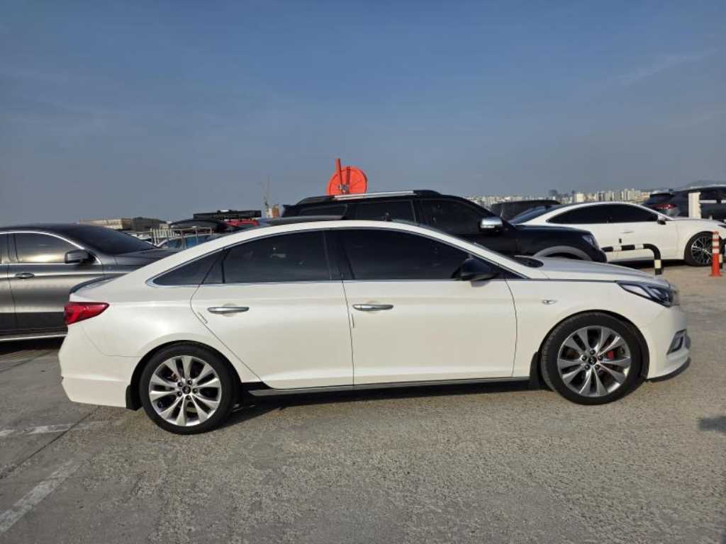 HYUNDAI Sonata - Vista 4