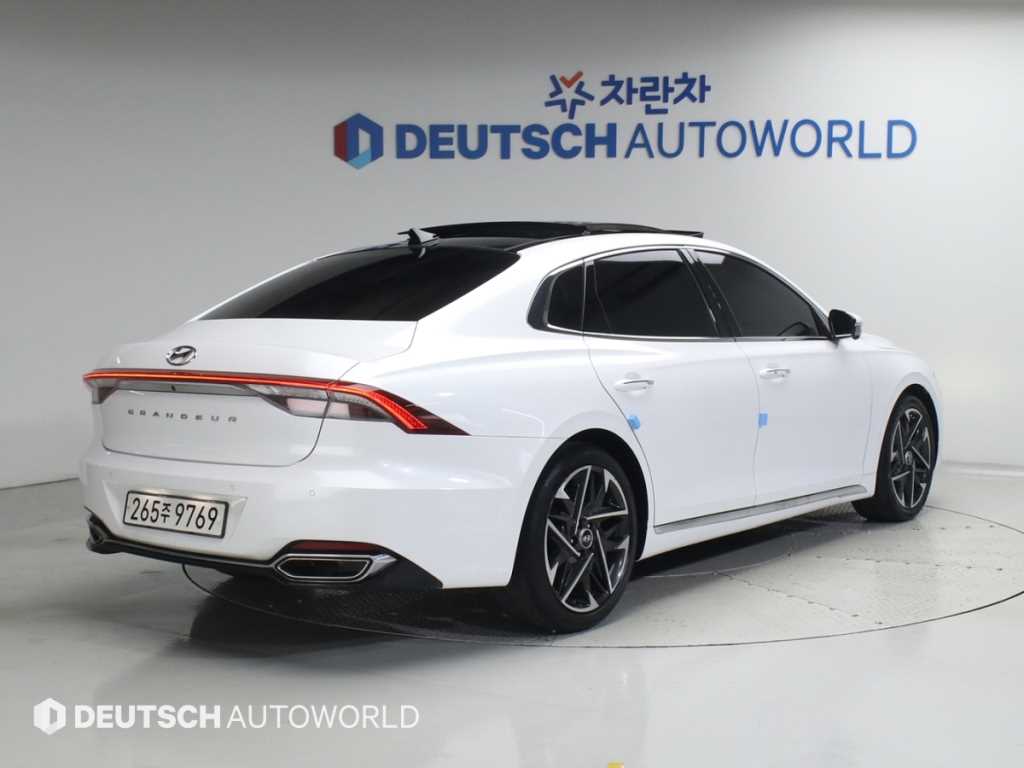 HYUNDAI Grandeur - Vista 4