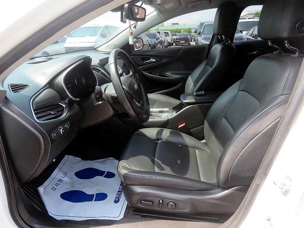 Chevrolet Malibu - Vista 5