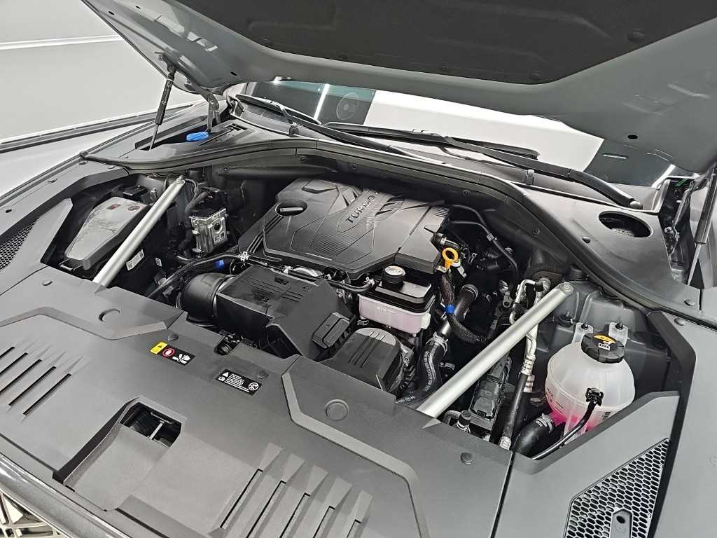 Genesis GV70 - Vista 5