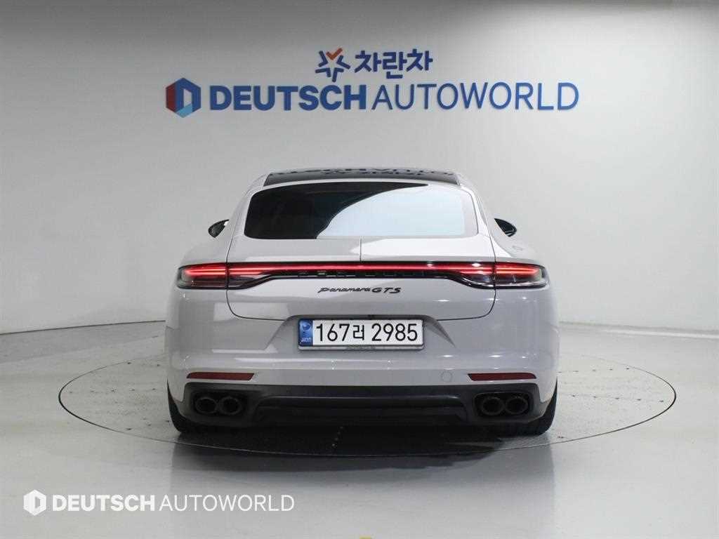 Porsche Panamera - Vista 4